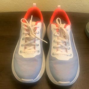 SKECHERS W MAX CUSHIONING ARCH FIT - Size 7.5